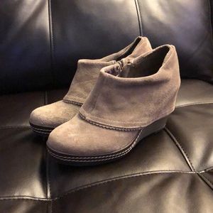 Dr Scholl wedge bootie side zip